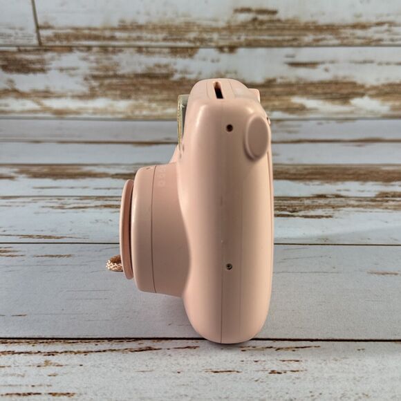 Fujifilm Instax Mini 7+ Instant Camera - Light Pink No Battery Cover - Picture 2 of 5